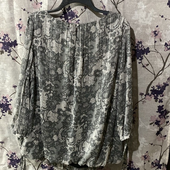 Dressy top - Picture 2 of 3